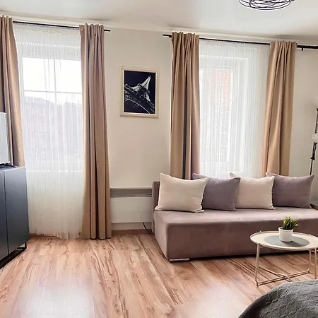 Katowicka 38 * Свентохловице